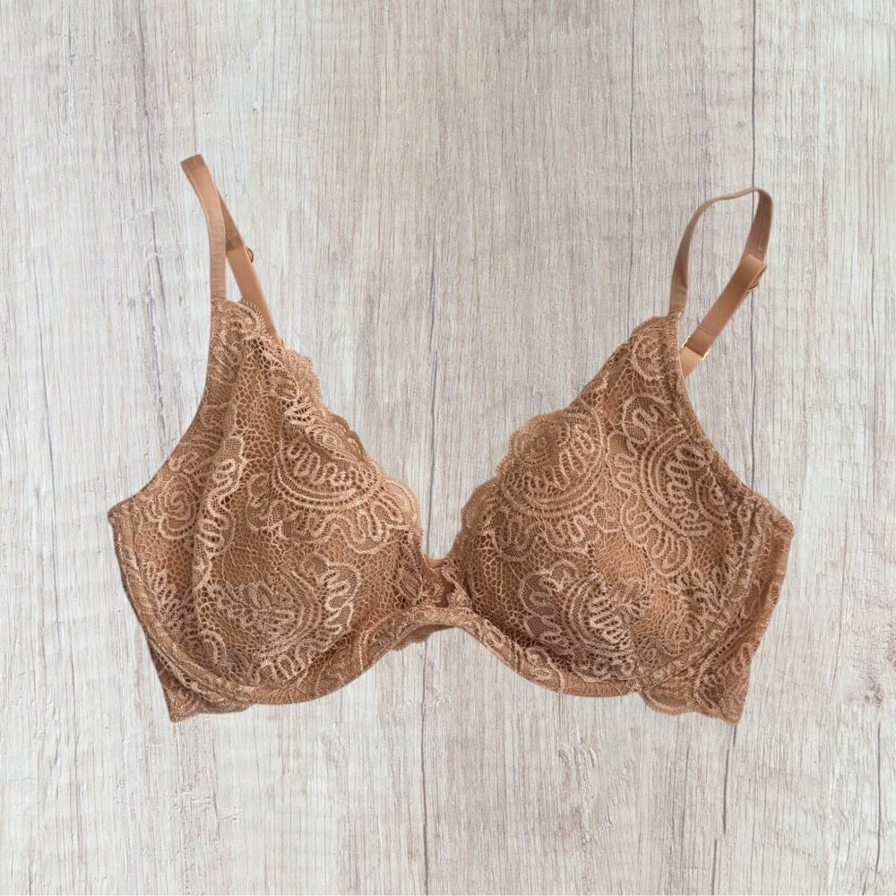 Victoria’s Secret Very Sexy Lace Underwire Bra 38D Nude Beige Lingerie